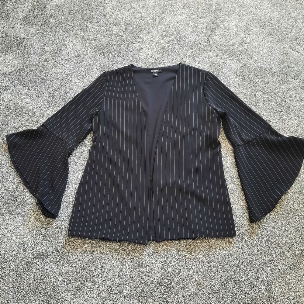 Roz & Ali black pinstripe lightweight blazer, size xs.